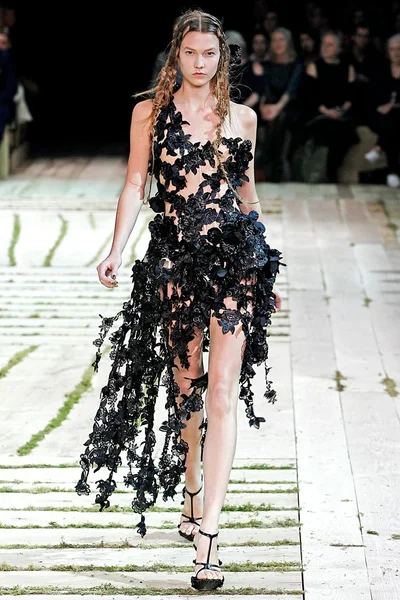 Look 30